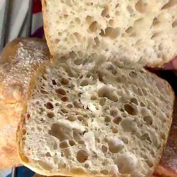 Ciabatta ekmeği – kesit